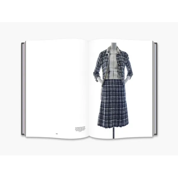 Gabrielle Chanel . Fashion Manifesto
