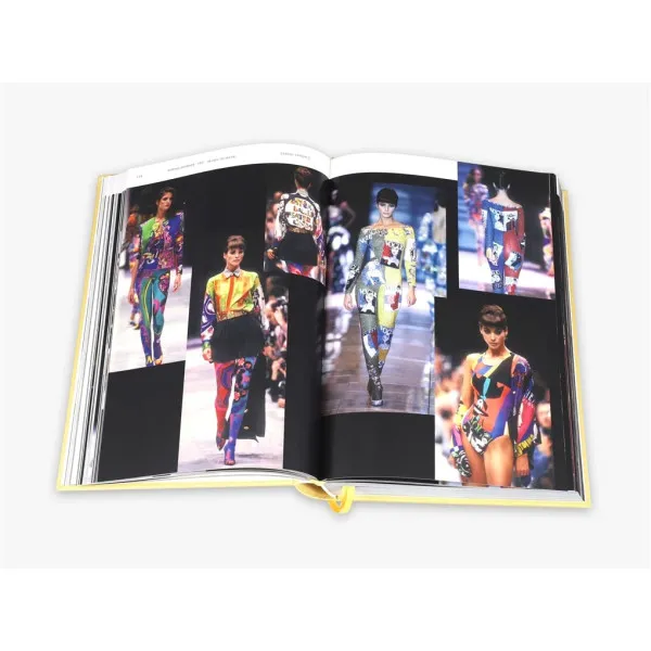 Versace Catwalk . The Complete Collections