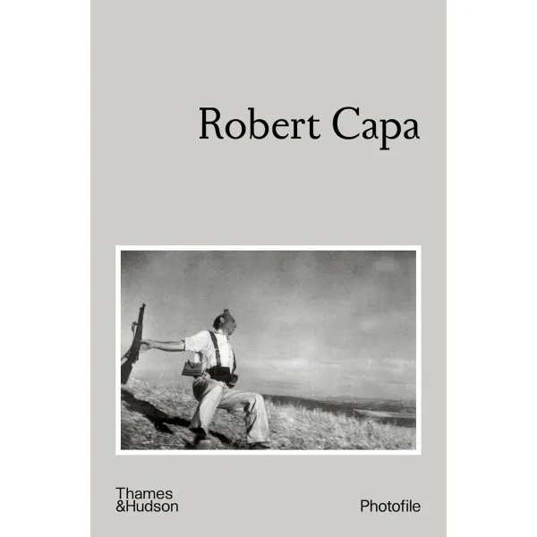 Robert Capa. Photofile