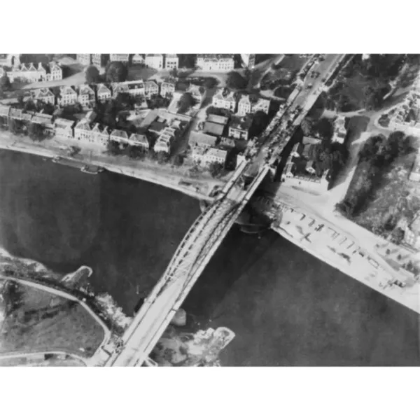 Arnhem : The Battle for the Bridges, 1944
