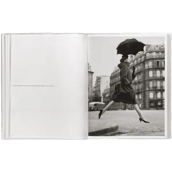 Woman in the Mirror. Richard Avedon