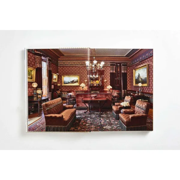 Life at the Top : New York's Most Exceptional Apartment Buidings
