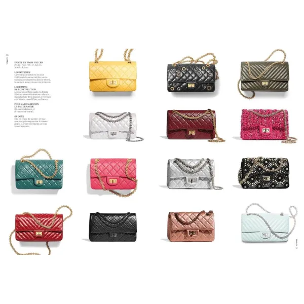 The Handbag Book: 400 Designer Bags That Changed Fashion