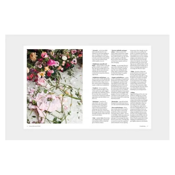 Living with Flowers : Blooms & Bouquets for the Home