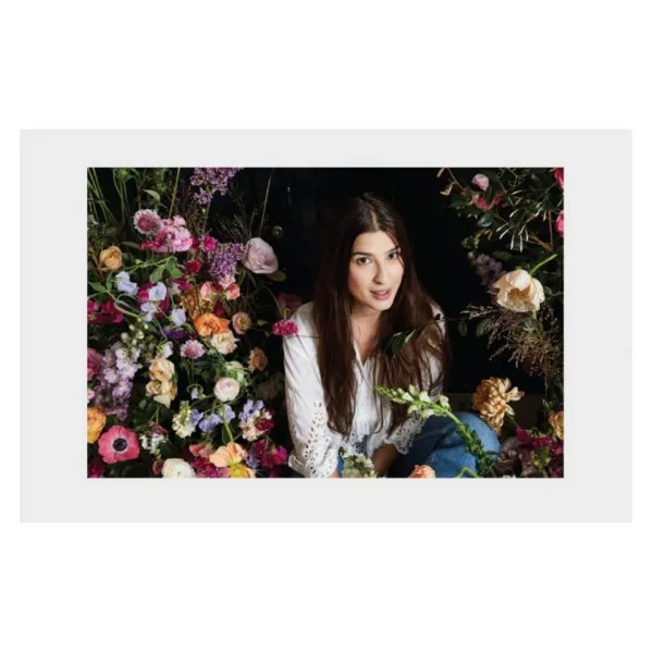 Living with Flowers : Blooms & Bouquets for the Home