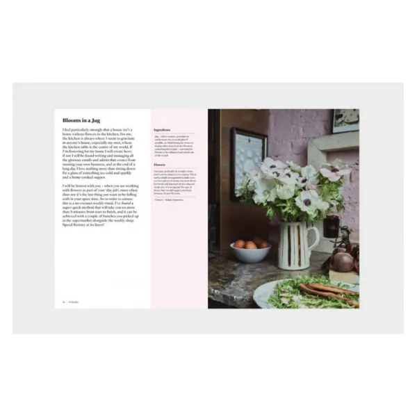 Living with Flowers : Blooms & Bouquets for the Home
