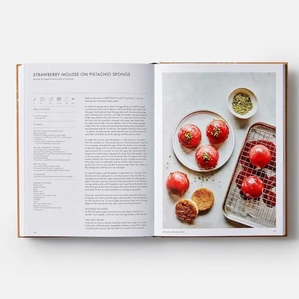 The Italian Bakery . Step-by-Step Recipes with the Silver Spoon