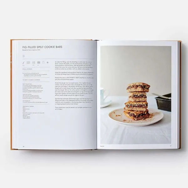 The Italian Bakery . Step-by-Step Recipes with the Silver Spoon