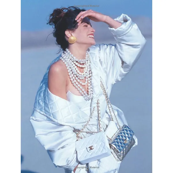 Vogue Essentials: Handbags