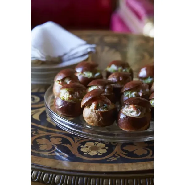 Royal Teas : Seasonal recipes from Buckingham Palace