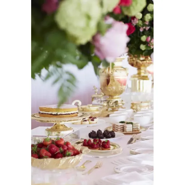 Royal Teas : Seasonal recipes from Buckingham Palace
