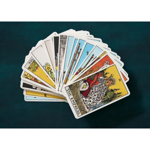 The Tarot of A. E. Waite and P. Colman Smith (травмована обкладинка, ціну знижено)