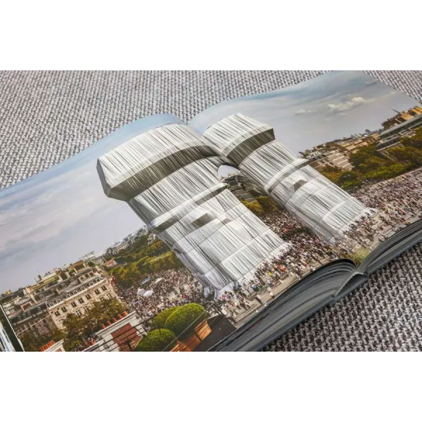 Christo and Jeanne-Claude. L'Arc de Triomphe, Wrapped, Paris (on request)