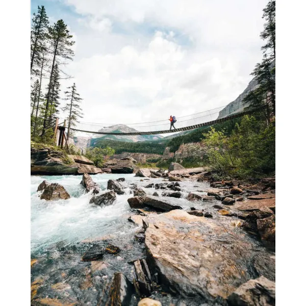 The Hidden Tracks : Wanderlust off the Beaten Path explored by Cam Honan