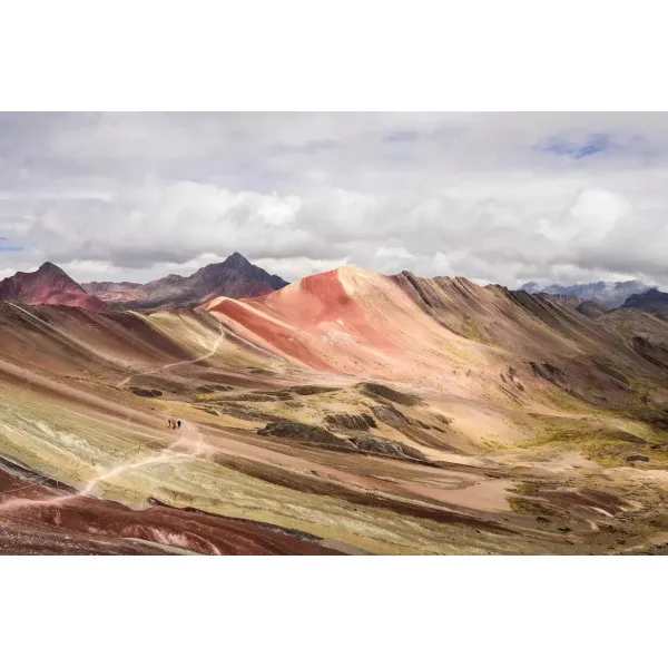 The Hidden Tracks : Wanderlust off the Beaten Path explored by Cam Honan