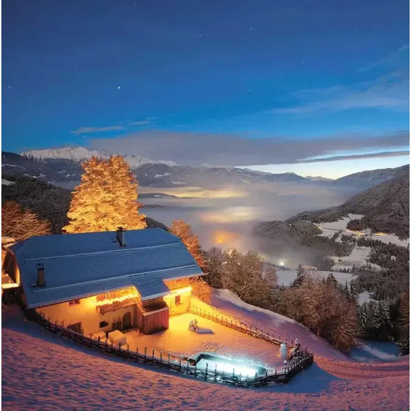The Ultimate Ski Book . Legends, Resorts, Lifestyle & More