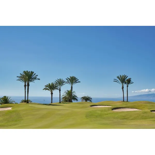 GOLF: A Tribute to Golf’s Finest Destinations, Gear, and Icons